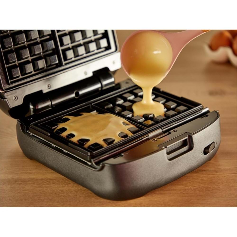TEFAL SW862B SNACK COLLECTION ÇOK FONKSİYONLU DEĞİŞTİRİLEBİLİR PLAKALI TOST VE WAFLE MAKİNESİ - SİYAH