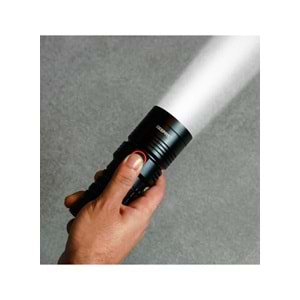 GEEPAS GFL51044 25W YÜKSEK GÜÇLÜ SİYAH LED EL FENERİ VE POWERBANK - SU GEÇİRMEZ ALÜMİNYUM GÖVDE - 15 SAAT ÇALIŞMA SÜRESİ
